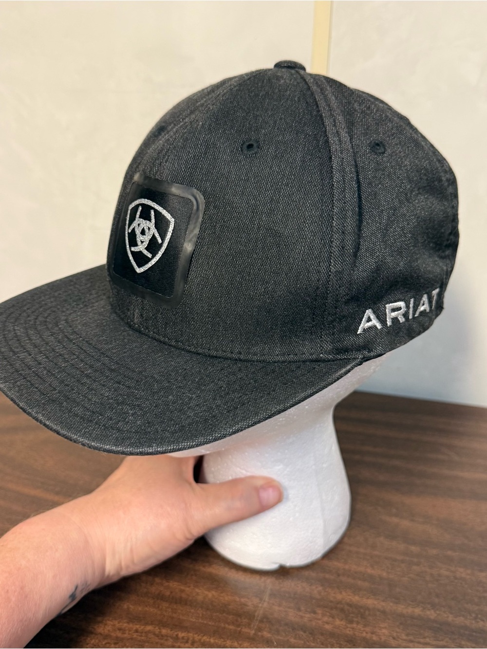 Ariat Black Stretch Logo Baseball Cap Hat Mens S-M Solid Casual Cowboy Rancher